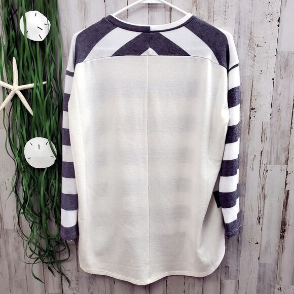 Wonderland Striped Long Sleeve Sweater Top Gray White Size Small - Picture 2 of 9